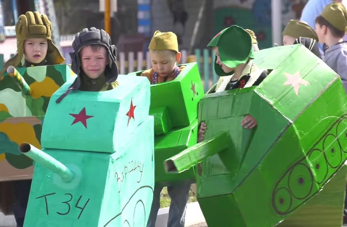 Russia involves children in May 9th parade