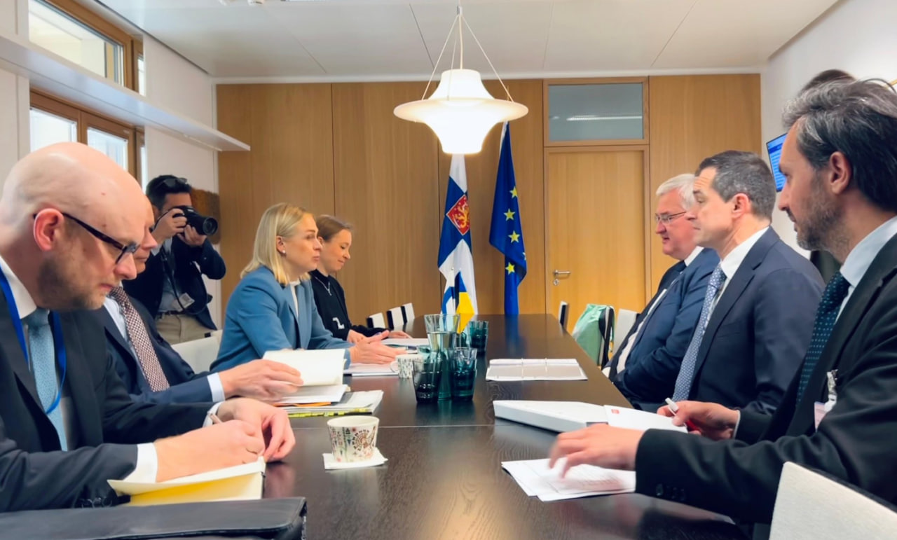 Representatives of Ukraine and Finland at a meeting in Brussels