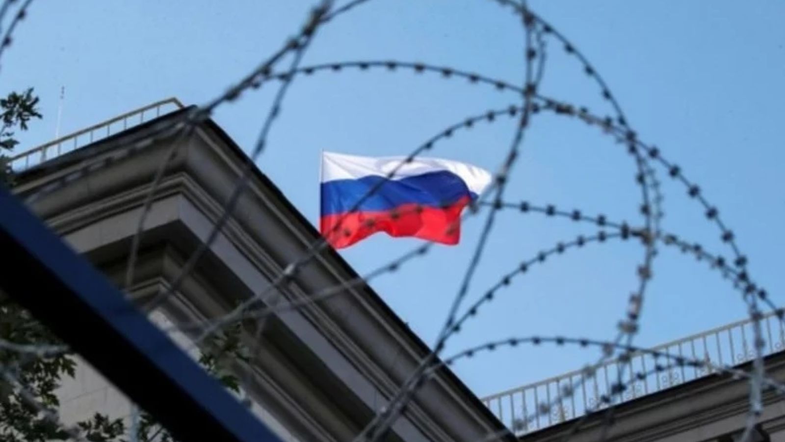 EU Drafts 21st Sanctions Package While UK Targets Those Involved in Child Deportation
